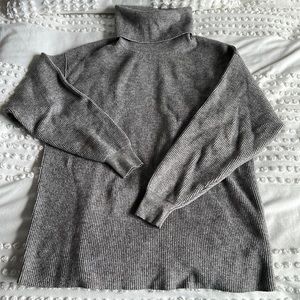 Free People Oversized Turtleneck Sweater. Sz XS. Gray.
